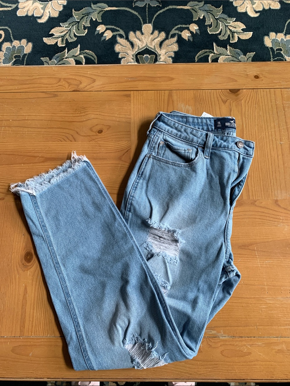 Hollister Ultra High Rise Mom Jeans Vintage Stretch size 11L